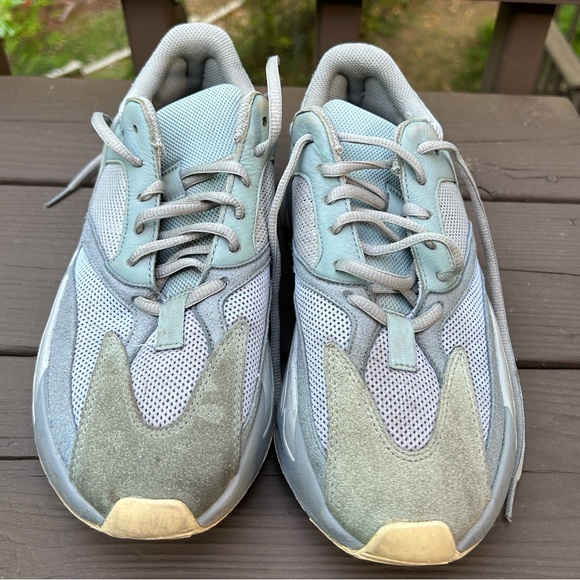 adidas Yeezy Boost 700 - Picture 4 of 12